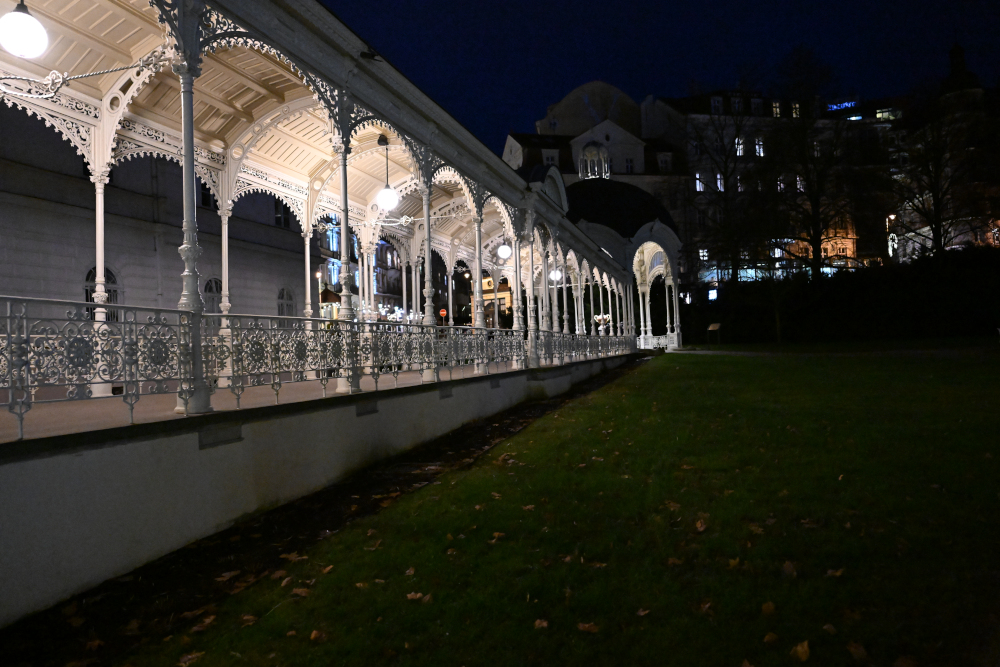 Path to mineral spring in Karlovy Vary.